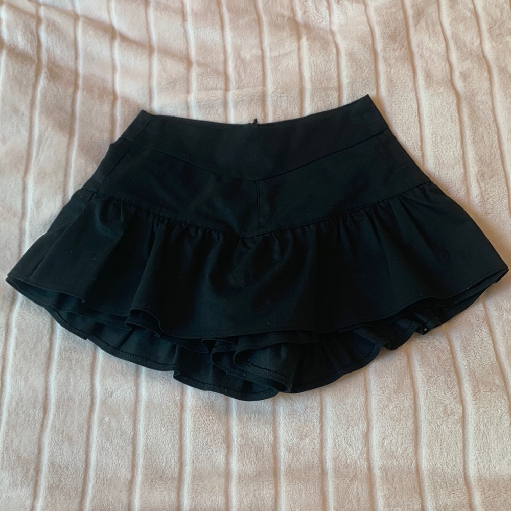 Black ACrendon/Jean mini skort with ruffles at the bottom